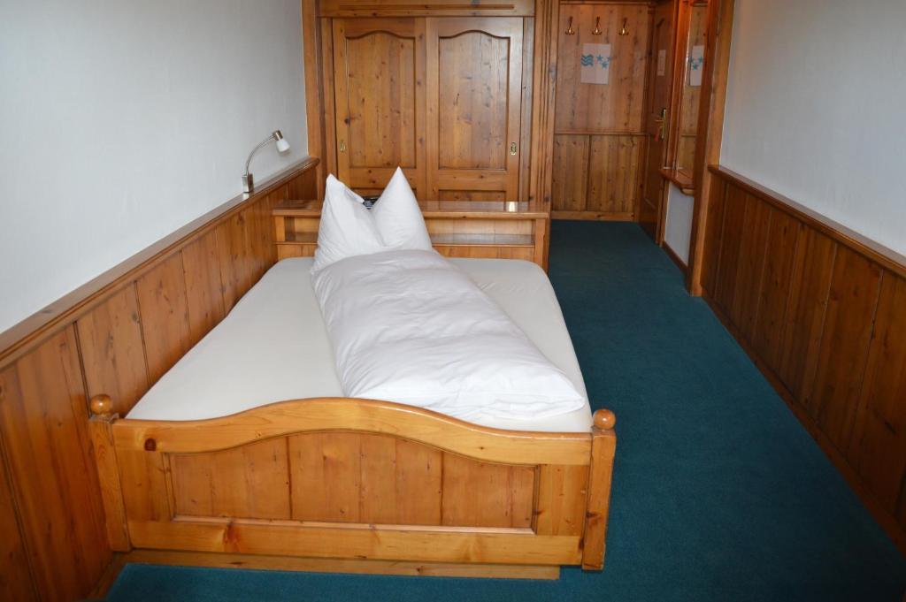 Hotel Zum Kreuz 아라우 객실 사진